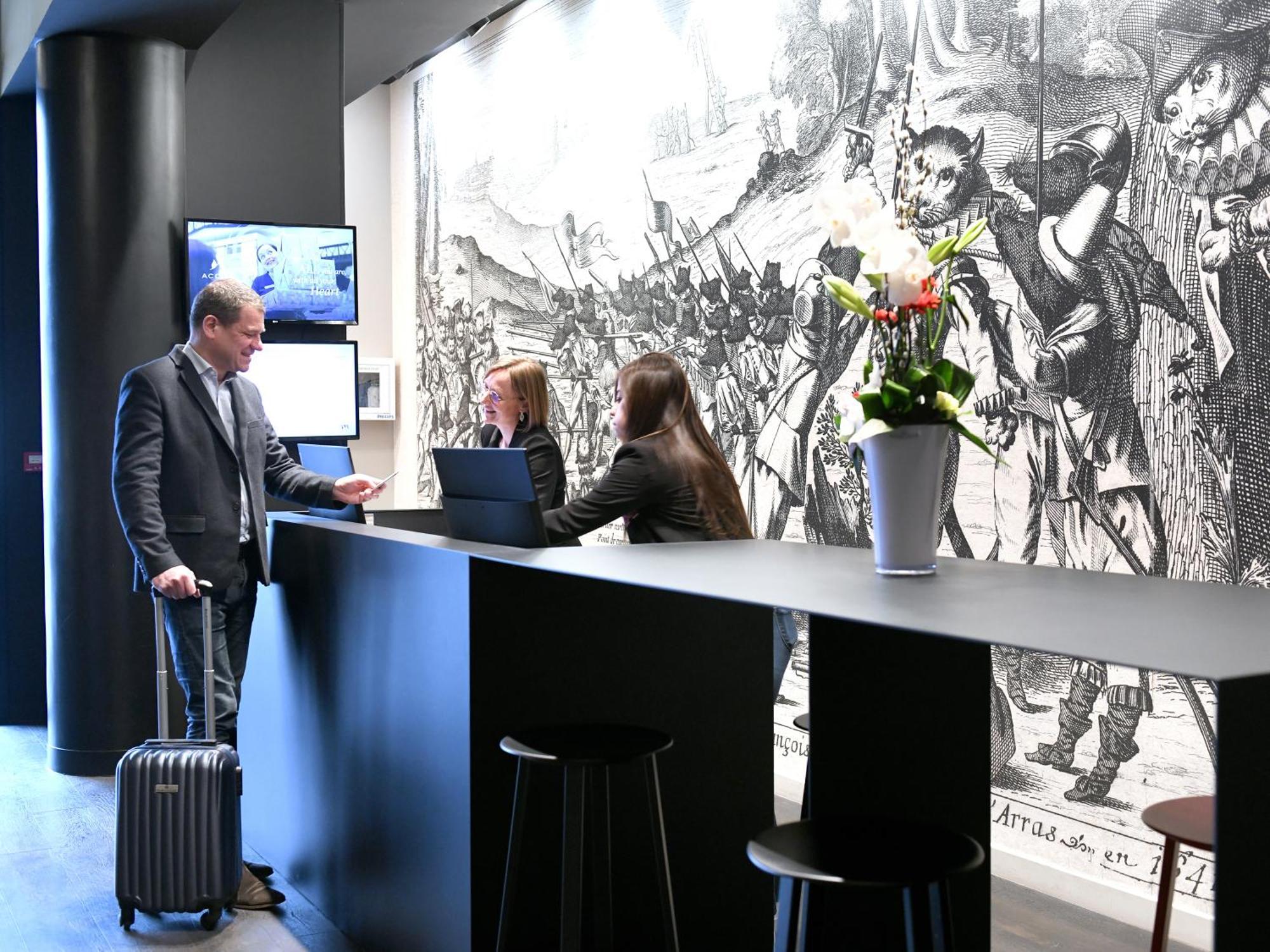 Mercure Arras Centre Gare Kültér fotó